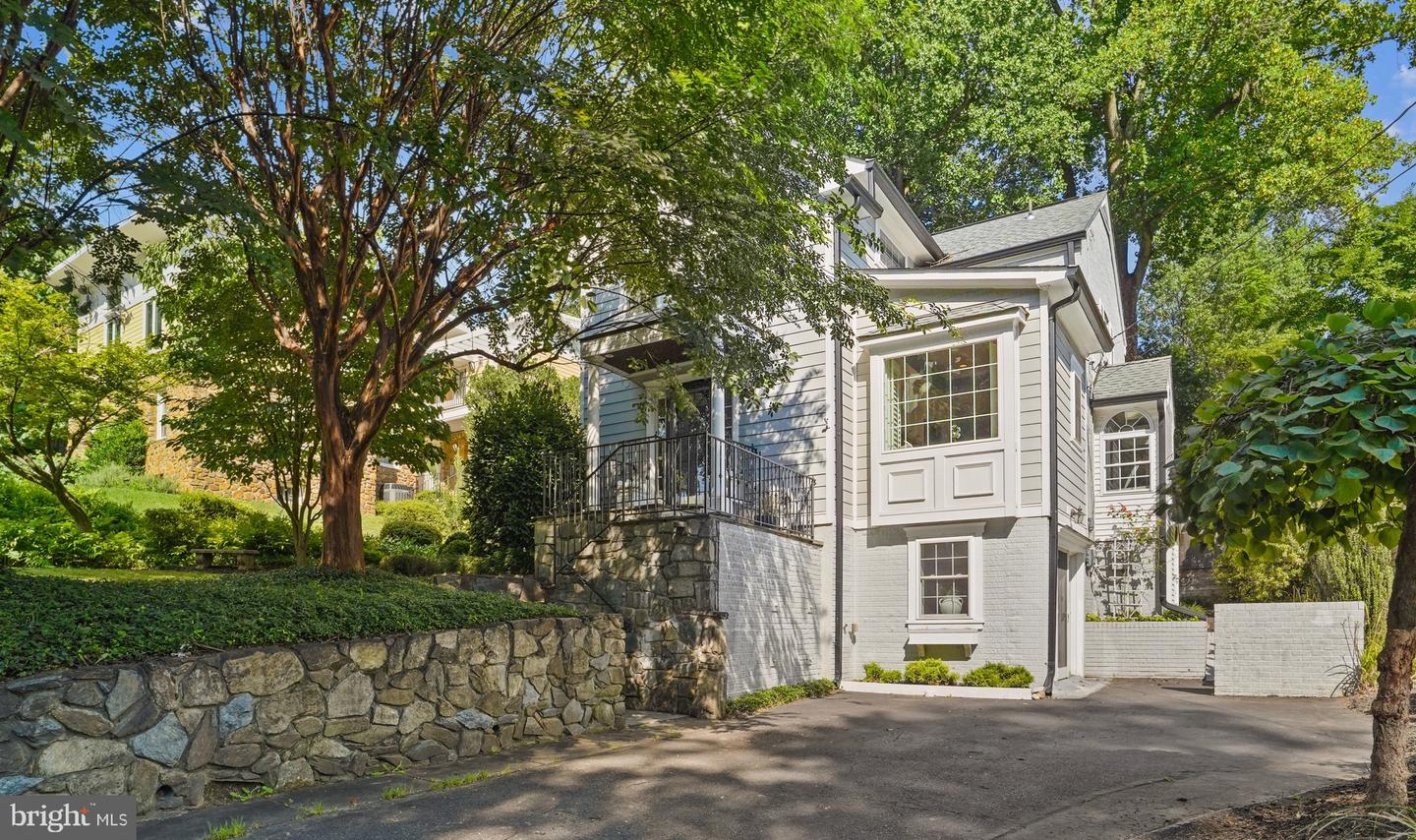 4208 23RD ST N, ARLINGTON, Virginia 22207, 3 Bedrooms Bedrooms, ,3 BathroomsBathrooms,Residential,For sale,4208 23RD ST N,VAAR2061302 MLS # VAAR2061302