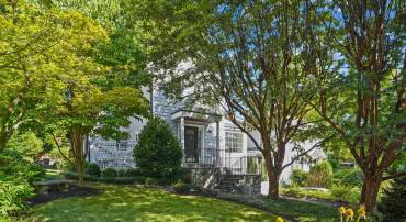 4208 23RD ST N, ARLINGTON, Virginia 22207, 3 Bedrooms Bedrooms, ,3 BathroomsBathrooms,Residential,For sale,4208 23RD ST N,VAAR2061302 MLS # VAAR2061302