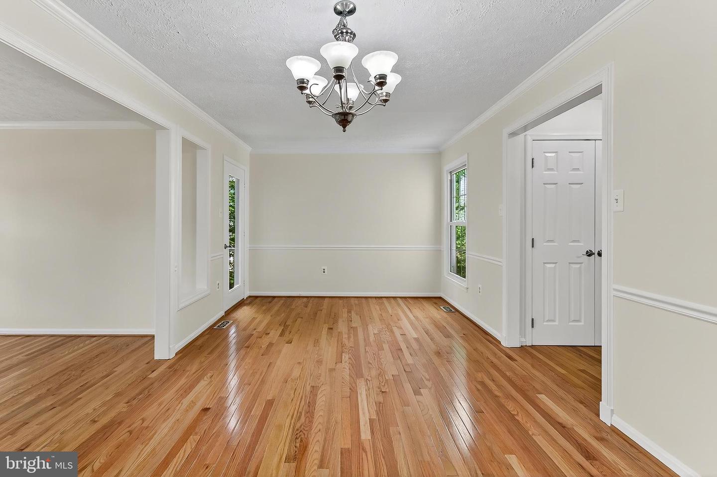 3 FORESTER CT, STERLING, Virginia 20165, 5 Bedrooms Bedrooms, ,2 BathroomsBathrooms,Residential,For sale,3 FORESTER CT,VALO2103094 MLS # VALO2103094