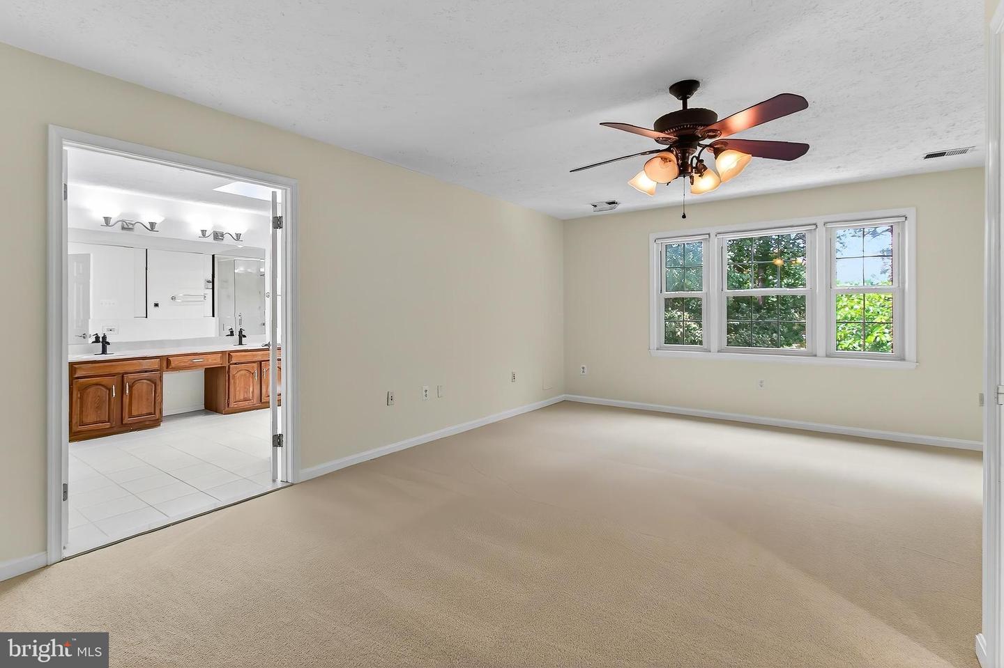 3 FORESTER CT, STERLING, Virginia 20165, 5 Bedrooms Bedrooms, ,2 BathroomsBathrooms,Residential,For sale,3 FORESTER CT,VALO2103094 MLS # VALO2103094