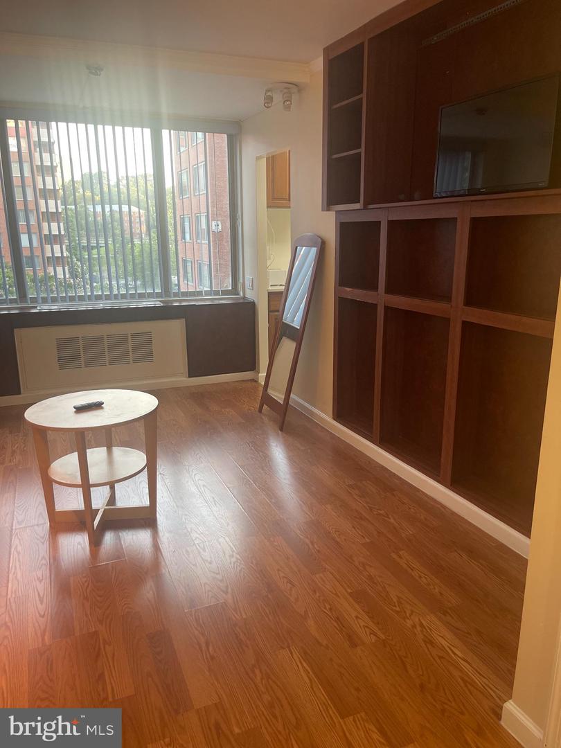 1121 ARLINGTON PL #503, ARLINGTON, Virginia 22209, 1 Bedroom Bedrooms, ,1 BathroomBathrooms,Residential,For sale,1121 ARLINGTON PL #503,VAAR2061548 MLS # VAAR2061548