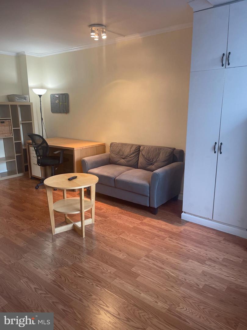 1121 ARLINGTON PL #503, ARLINGTON, Virginia 22209, 1 Bedroom Bedrooms, ,1 BathroomBathrooms,Residential,For sale,1121 ARLINGTON PL #503,VAAR2061548 MLS # VAAR2061548