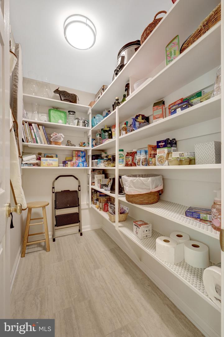 2201 LYDIA PL, VIENNA, Virginia 22181, 5 Bedrooms Bedrooms, 4 Rooms Rooms,3 BathroomsBathrooms,Residential,For sale,2201 LYDIA PL,VAFX2258356 MLS # VAFX2258356