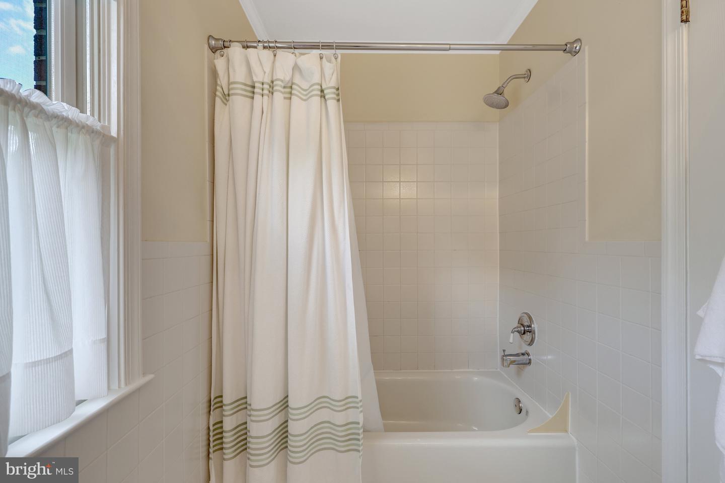 2201 LYDIA PL, VIENNA, Virginia 22181, 5 Bedrooms Bedrooms, 4 Rooms Rooms,3 BathroomsBathrooms,Residential,For sale,2201 LYDIA PL,VAFX2258356 MLS # VAFX2258356