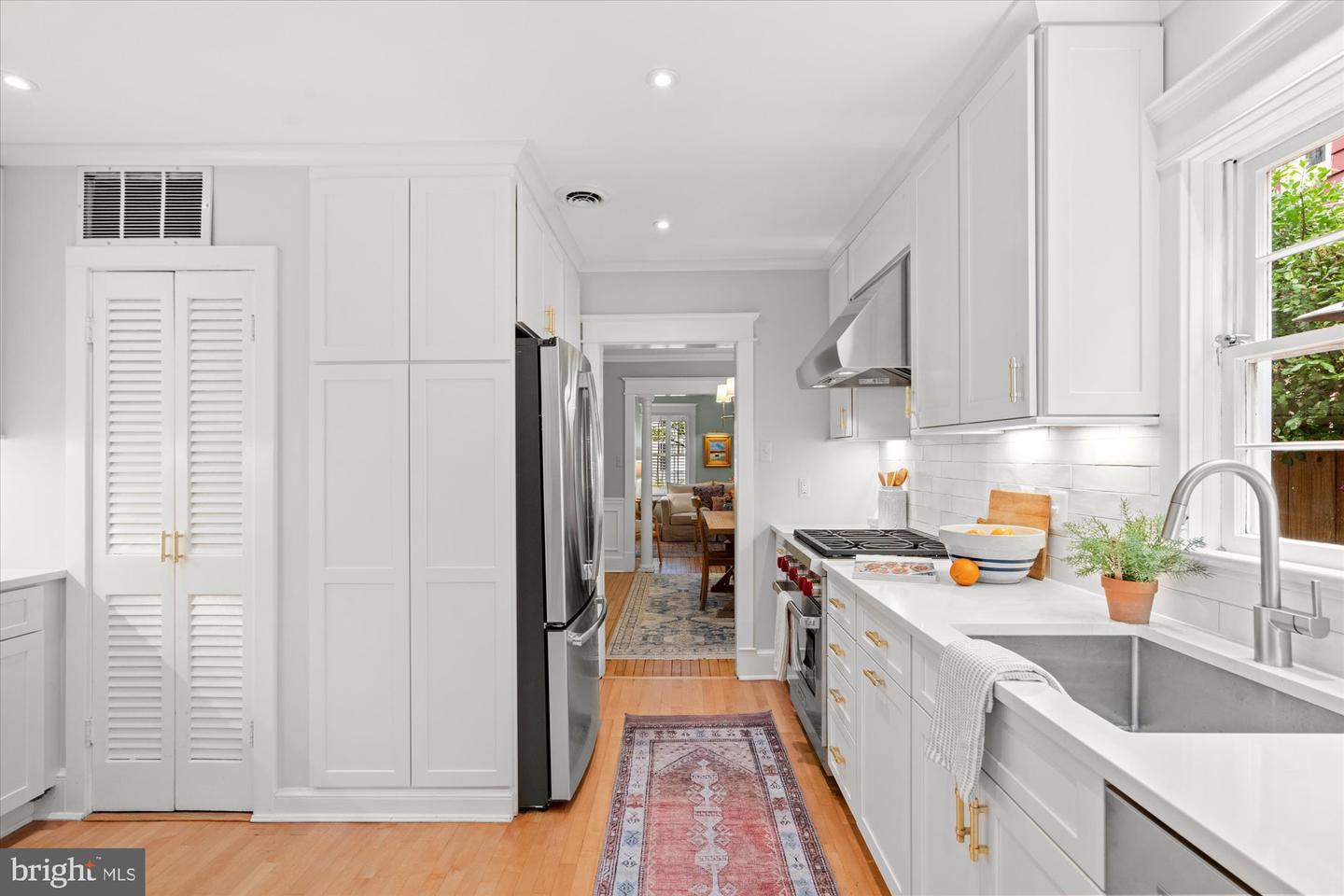 416 S ROYAL ST, ALEXANDRIA, Virginia 22314, 3 Bedrooms Bedrooms, ,1 BathroomBathrooms,Residential,For sale,416 S ROYAL ST,VAAX2048058 MLS # VAAX2048058