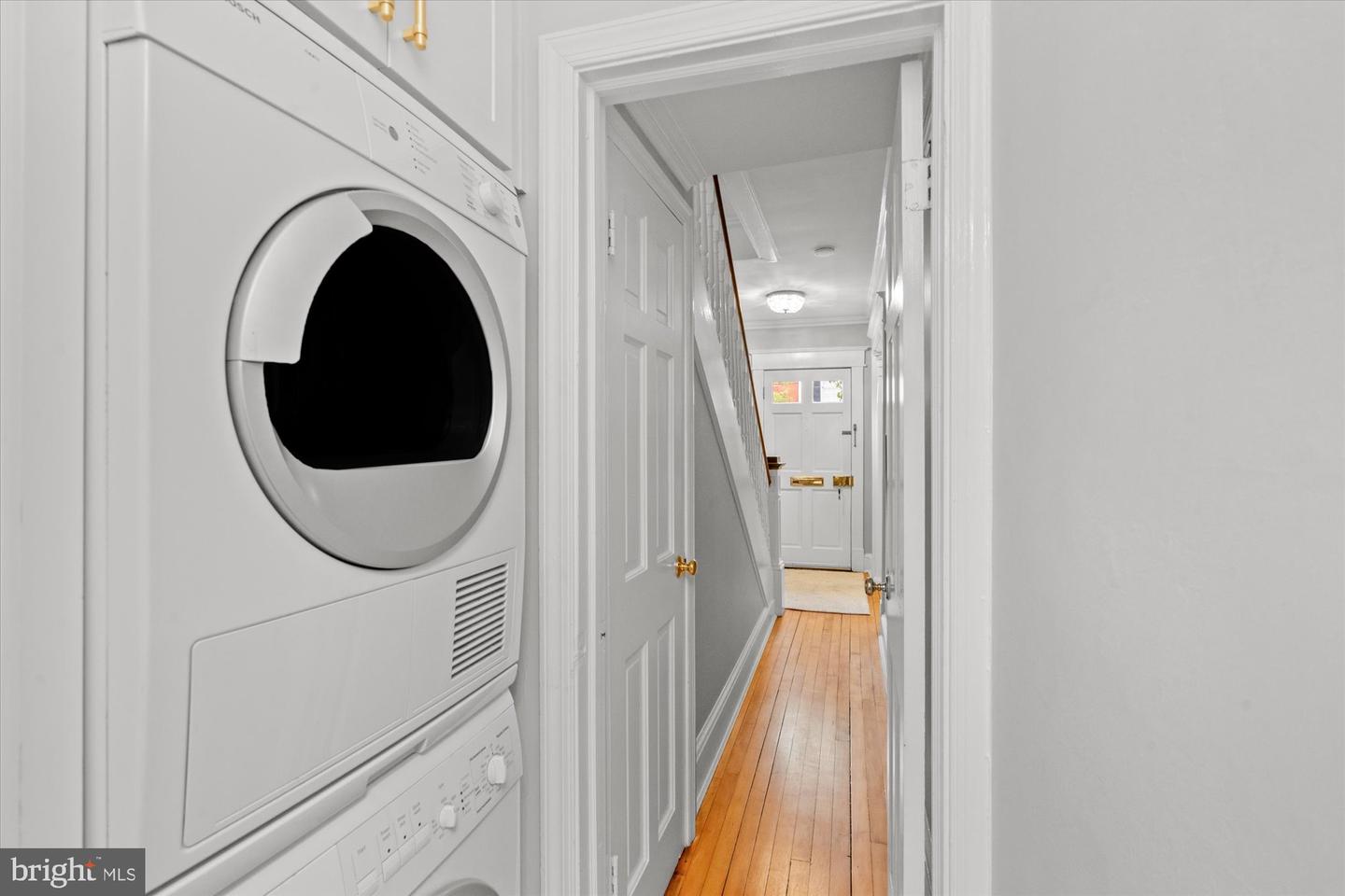 416 S ROYAL ST, ALEXANDRIA, Virginia 22314, 3 Bedrooms Bedrooms, ,1 BathroomBathrooms,Residential,For sale,416 S ROYAL ST,VAAX2048058 MLS # VAAX2048058
