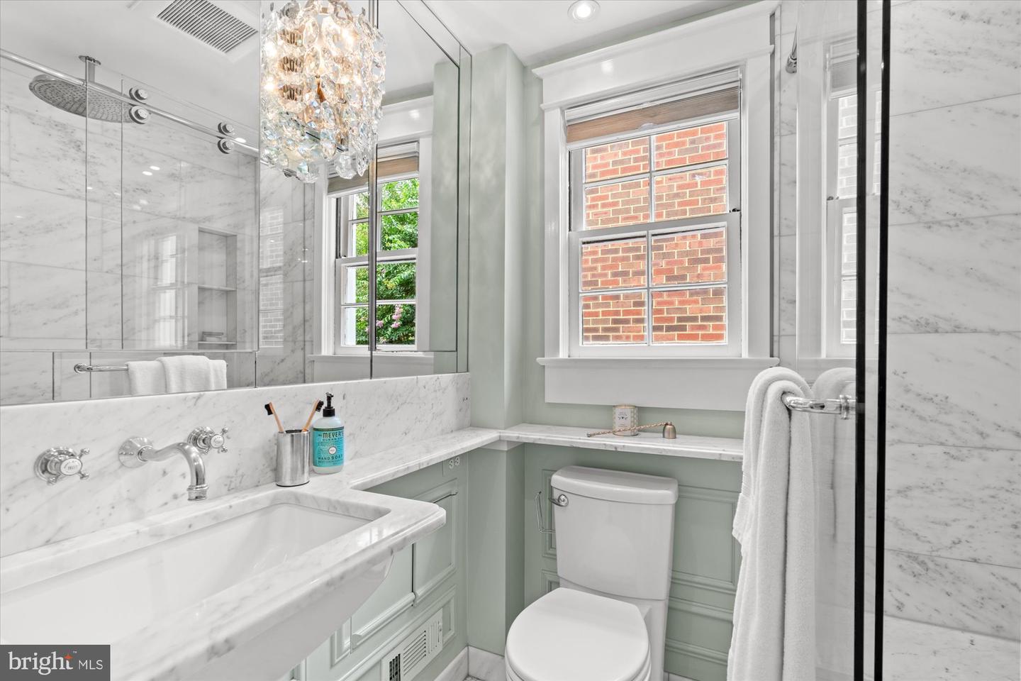 416 S ROYAL ST, ALEXANDRIA, Virginia 22314, 3 Bedrooms Bedrooms, ,1 BathroomBathrooms,Residential,For sale,416 S ROYAL ST,VAAX2048058 MLS # VAAX2048058