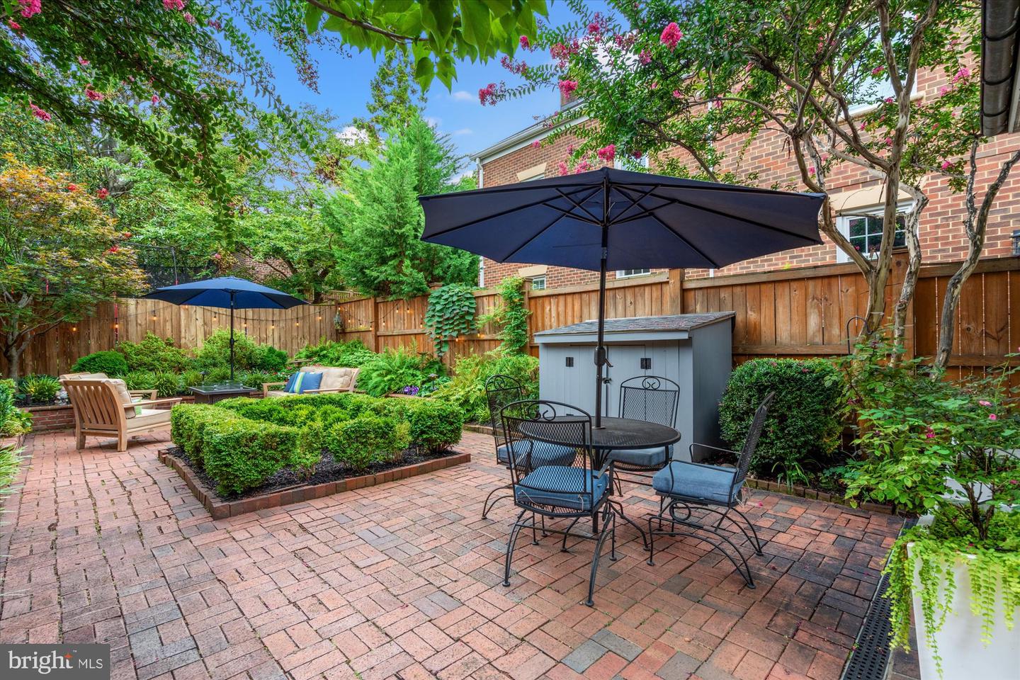 416 S ROYAL ST, ALEXANDRIA, Virginia 22314, 3 Bedrooms Bedrooms, ,1 BathroomBathrooms,Residential,For sale,416 S ROYAL ST,VAAX2048058 MLS # VAAX2048058