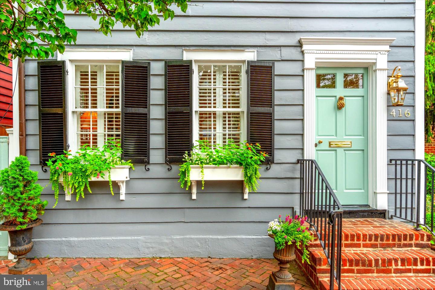 416 S ROYAL ST, ALEXANDRIA, Virginia 22314, 3 Bedrooms Bedrooms, ,1 BathroomBathrooms,Residential,For sale,416 S ROYAL ST,VAAX2048058 MLS # VAAX2048058