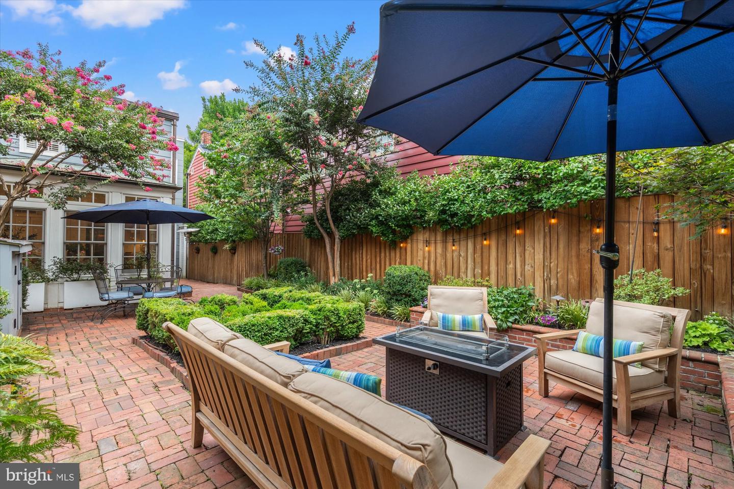 416 S ROYAL ST, ALEXANDRIA, Virginia 22314, 3 Bedrooms Bedrooms, ,1 BathroomBathrooms,Residential,For sale,416 S ROYAL ST,VAAX2048058 MLS # VAAX2048058