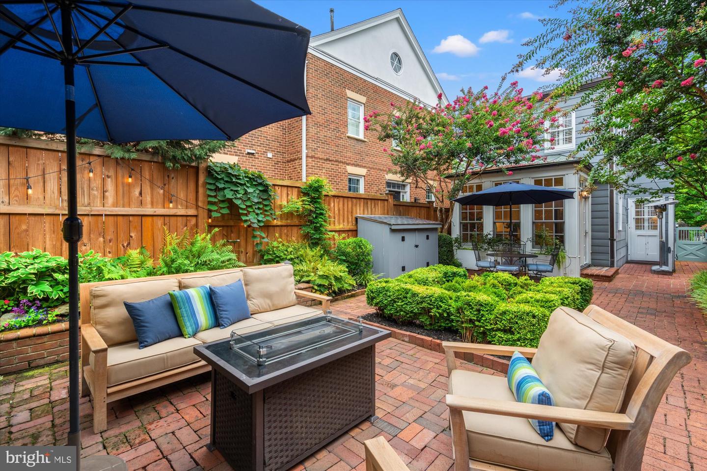 416 S ROYAL ST, ALEXANDRIA, Virginia 22314, 3 Bedrooms Bedrooms, ,1 BathroomBathrooms,Residential,For sale,416 S ROYAL ST,VAAX2048058 MLS # VAAX2048058