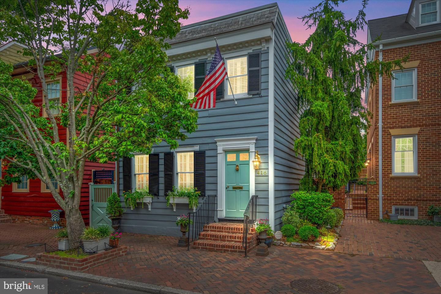 416 S ROYAL ST, ALEXANDRIA, Virginia 22314, 3 Bedrooms Bedrooms, ,1 BathroomBathrooms,Residential,For sale,416 S ROYAL ST,VAAX2048058 MLS # VAAX2048058