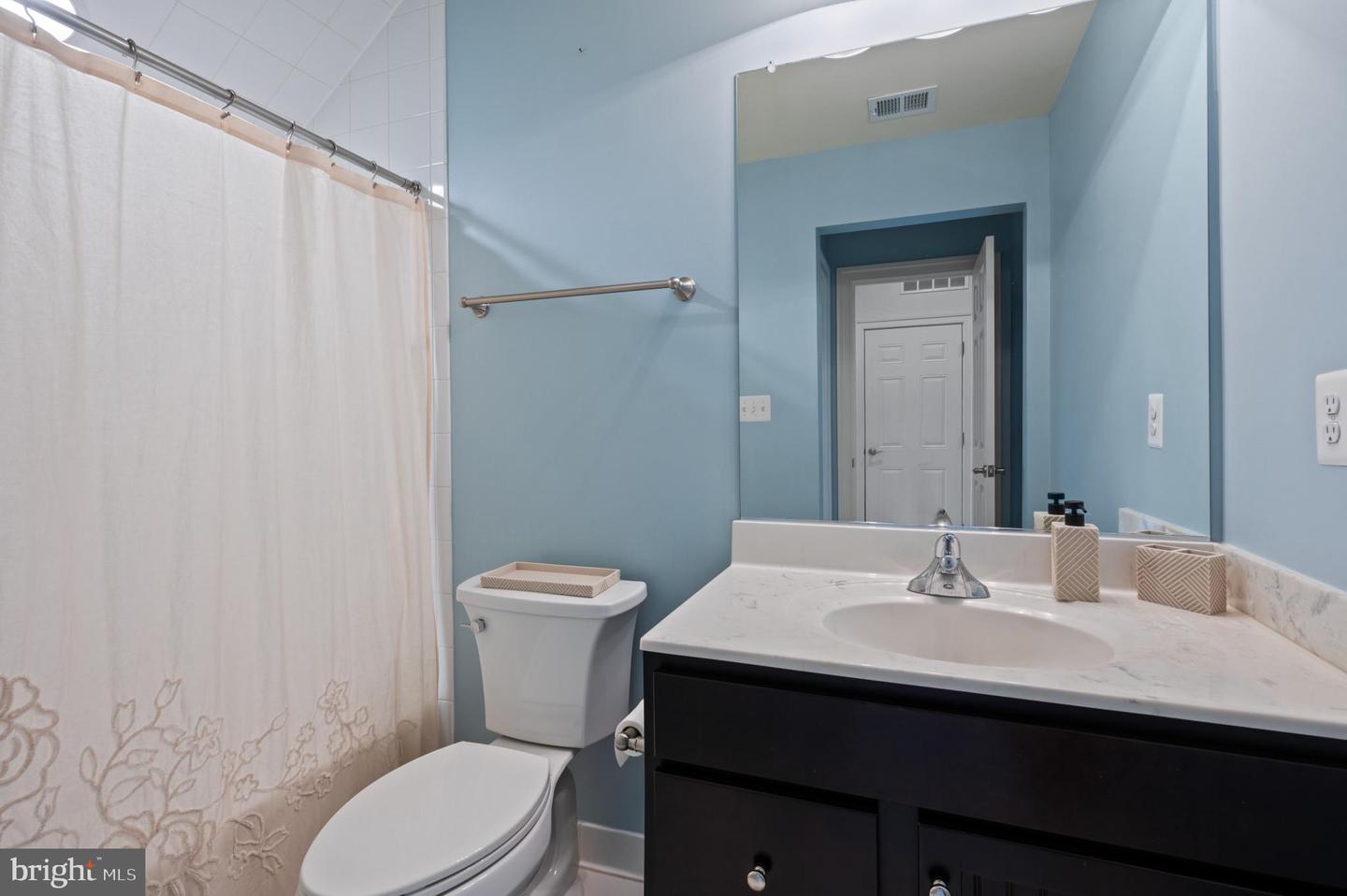 10605 YORKTOWN DR, FAIRFAX, Virginia 22030, 3 Bedrooms Bedrooms, ,3 BathroomsBathrooms,Residential,For sale,10605 YORKTOWN DR,VAFC2006708 MLS # VAFC2006708