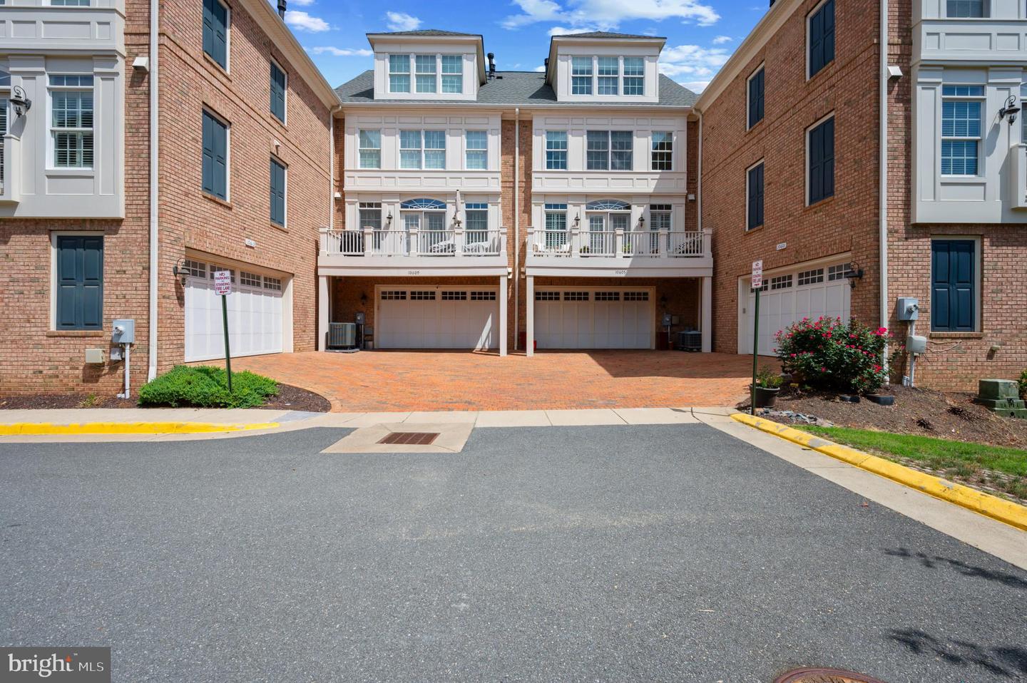 10605 YORKTOWN DR, FAIRFAX, Virginia 22030, 3 Bedrooms Bedrooms, ,3 BathroomsBathrooms,Residential,For sale,10605 YORKTOWN DR,VAFC2006708 MLS # VAFC2006708