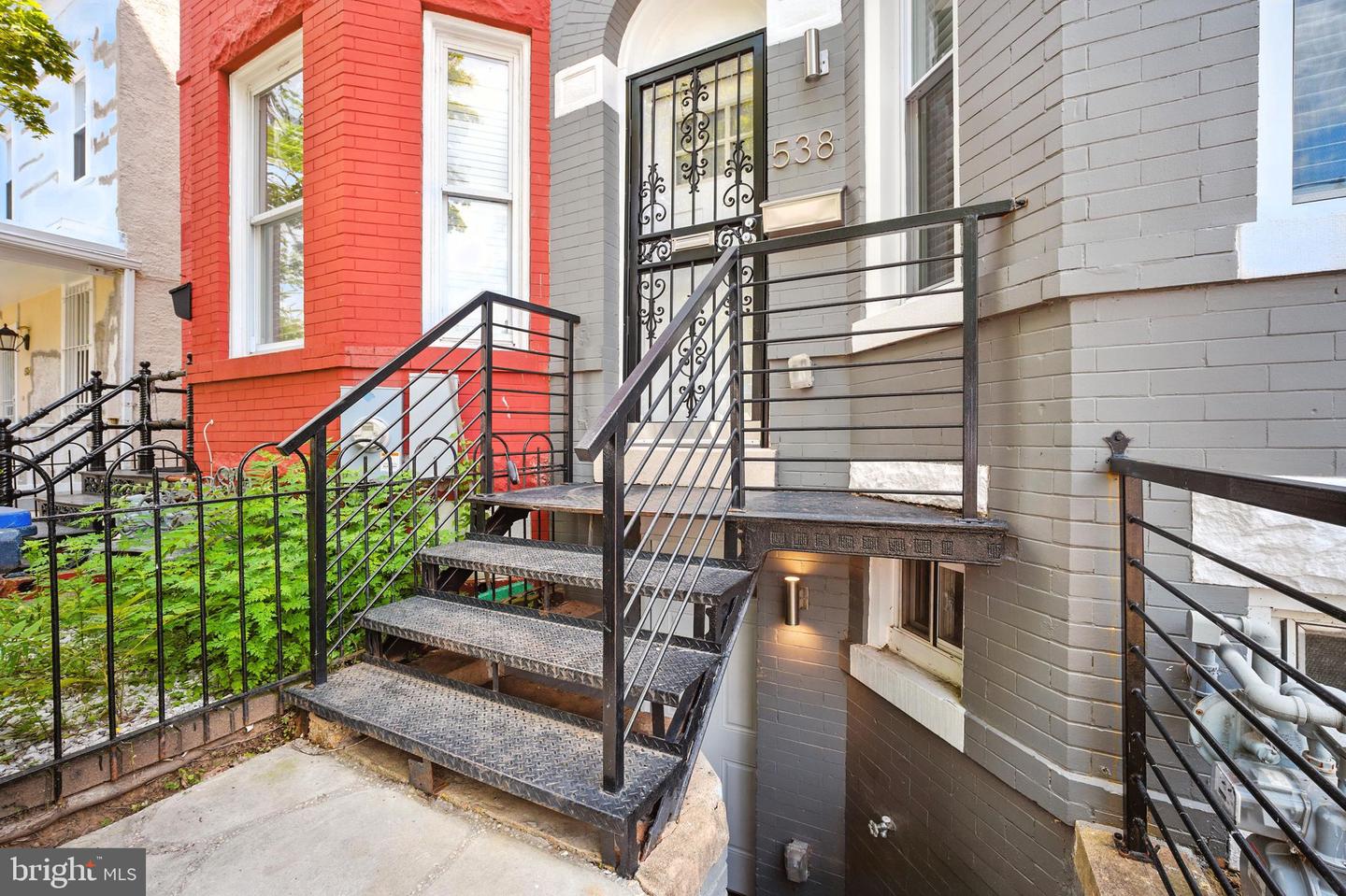 538 13TH ST SE, WASHINGTON, District Of Columbia 20003, 3 Bedrooms Bedrooms, ,3 BathroomsBathrooms,Residential,For sale,538 13TH ST SE,DCDC2213088 MLS # DCDC2213088