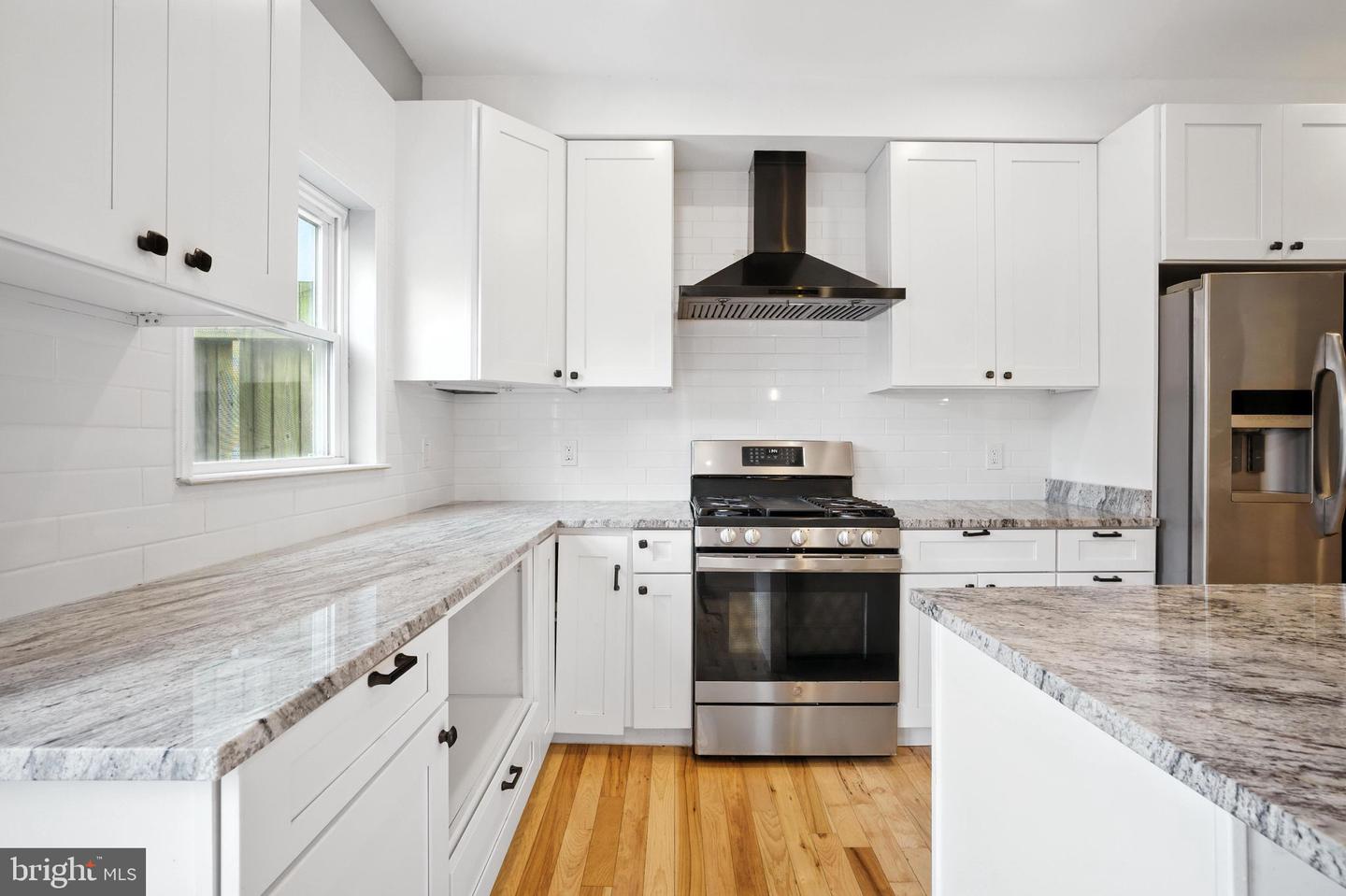 538 13TH ST SE, WASHINGTON, District Of Columbia 20003, 3 Bedrooms Bedrooms, ,3 BathroomsBathrooms,Residential,For sale,538 13TH ST SE,DCDC2213088 MLS # DCDC2213088
