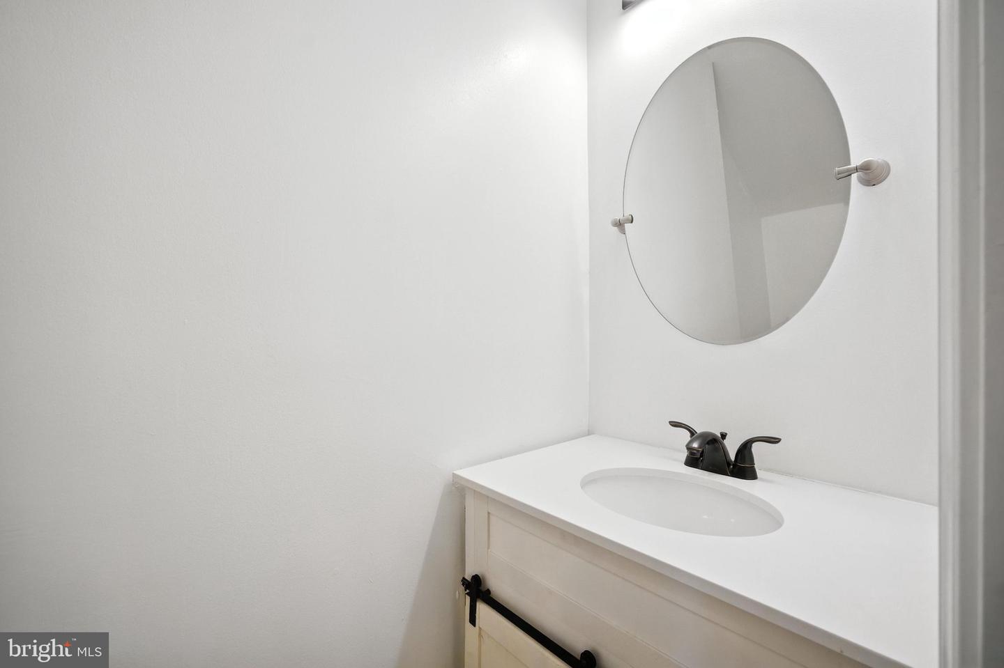 538 13TH ST SE, WASHINGTON, District Of Columbia 20003, 3 Bedrooms Bedrooms, ,3 BathroomsBathrooms,Residential,For sale,538 13TH ST SE,DCDC2213088 MLS # DCDC2213088