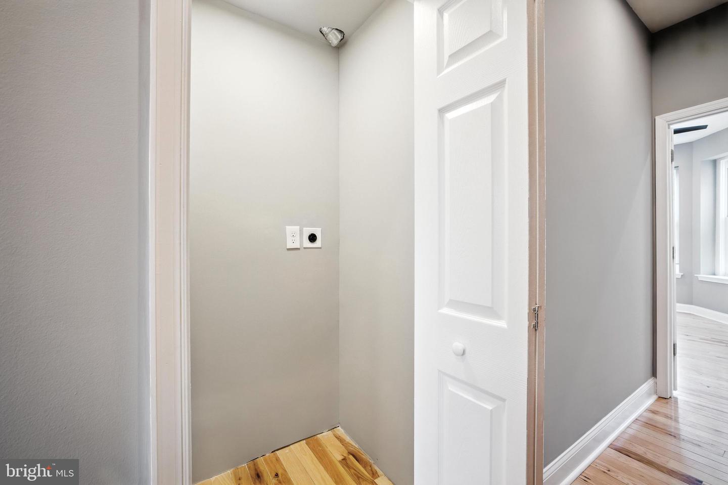 538 13TH ST SE, WASHINGTON, District Of Columbia 20003, 3 Bedrooms Bedrooms, ,3 BathroomsBathrooms,Residential,For sale,538 13TH ST SE,DCDC2213088 MLS # DCDC2213088