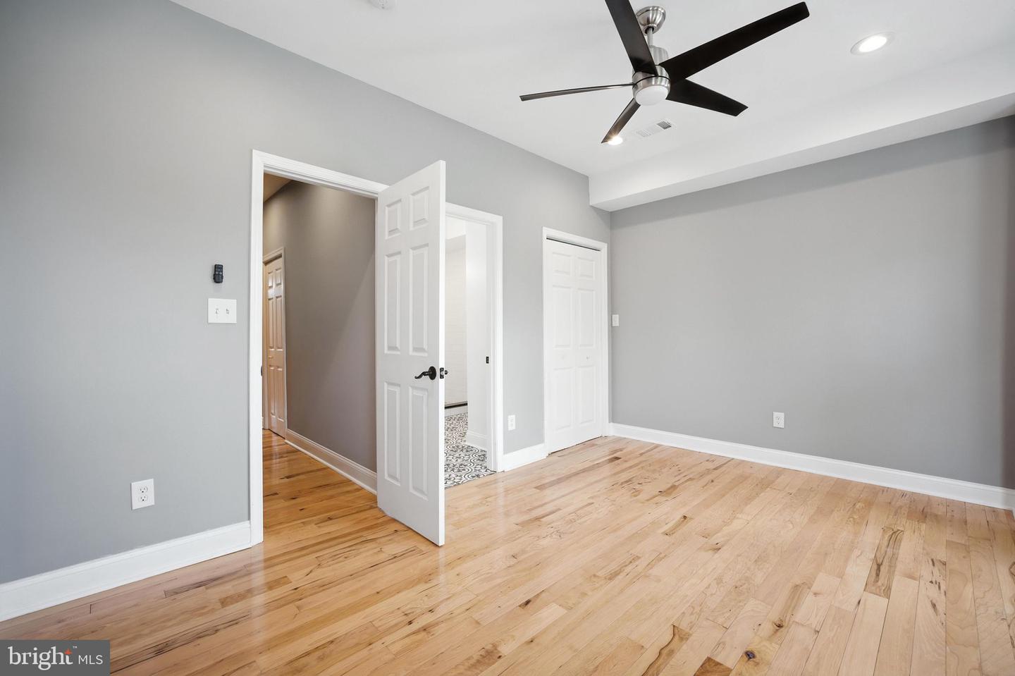 538 13TH ST SE, WASHINGTON, District Of Columbia 20003, 3 Bedrooms Bedrooms, ,3 BathroomsBathrooms,Residential,For sale,538 13TH ST SE,DCDC2213088 MLS # DCDC2213088
