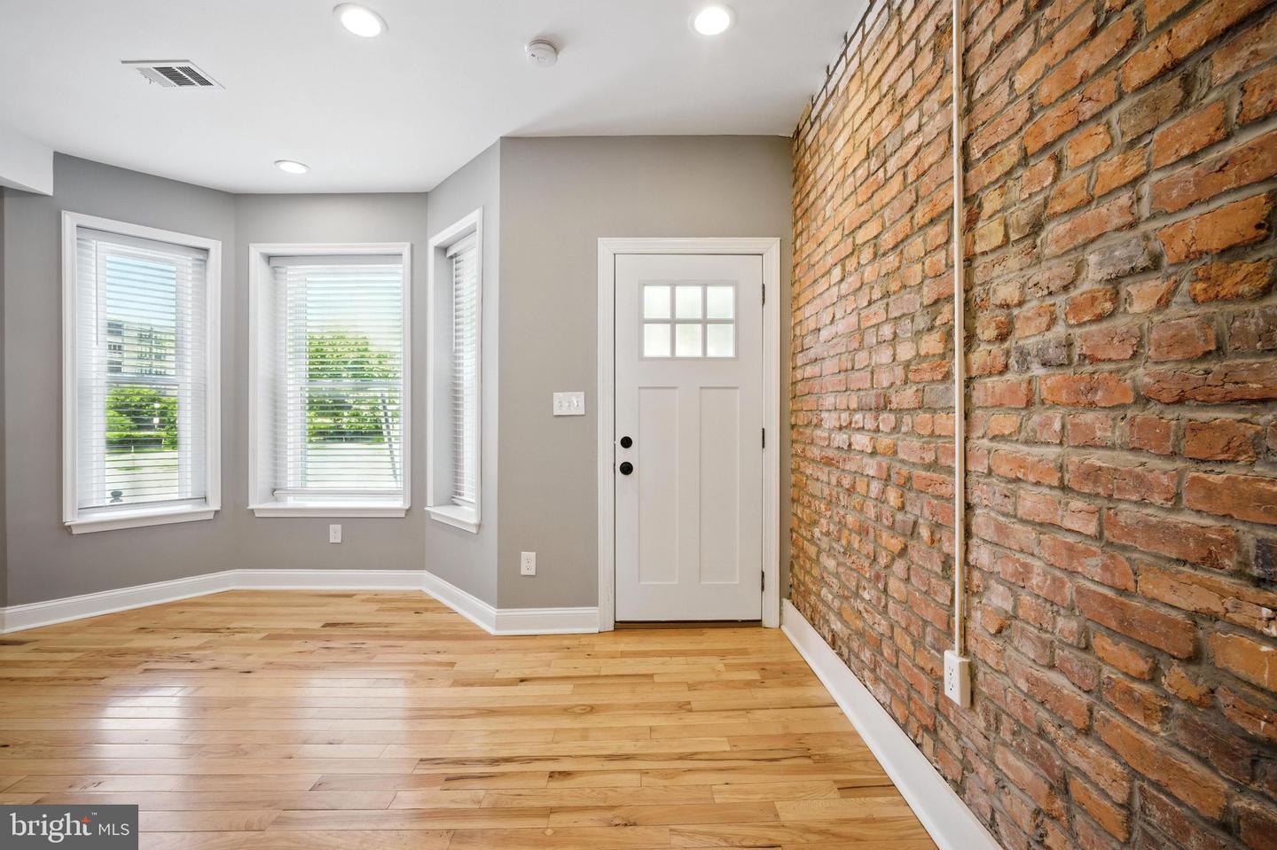 538 13TH ST SE, WASHINGTON, District Of Columbia 20003, 3 Bedrooms Bedrooms, ,3 BathroomsBathrooms,Residential,For sale,538 13TH ST SE,DCDC2213088 MLS # DCDC2213088