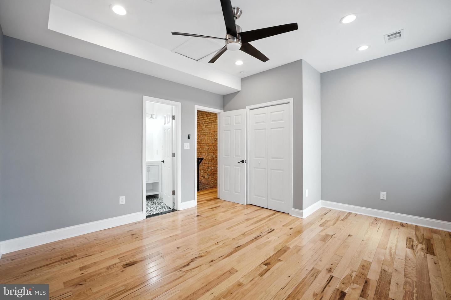 538 13TH ST SE, WASHINGTON, District Of Columbia 20003, 3 Bedrooms Bedrooms, ,3 BathroomsBathrooms,Residential,For sale,538 13TH ST SE,DCDC2213088 MLS # DCDC2213088