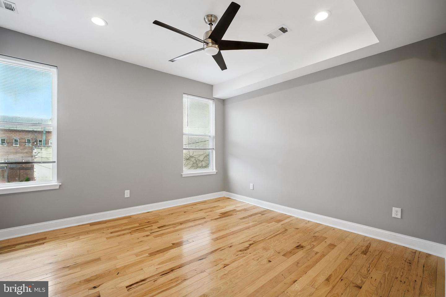 538 13TH ST SE, WASHINGTON, District Of Columbia 20003, 3 Bedrooms Bedrooms, ,3 BathroomsBathrooms,Residential,For sale,538 13TH ST SE,DCDC2213088 MLS # DCDC2213088