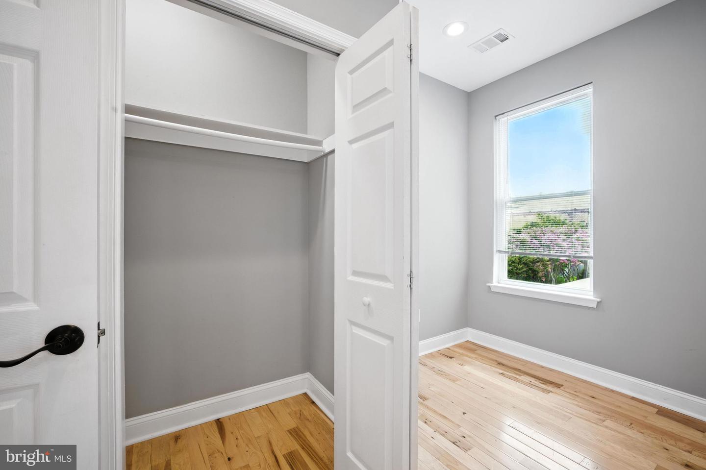 538 13TH ST SE, WASHINGTON, District Of Columbia 20003, 3 Bedrooms Bedrooms, ,3 BathroomsBathrooms,Residential,For sale,538 13TH ST SE,DCDC2213088 MLS # DCDC2213088
