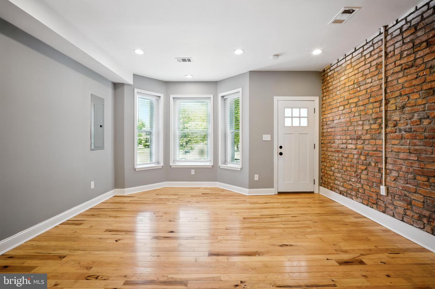 538 13TH ST SE, WASHINGTON, District Of Columbia 20003, 3 Bedrooms Bedrooms, ,3 BathroomsBathrooms,Residential,For sale,538 13TH ST SE,DCDC2213088 MLS # DCDC2213088