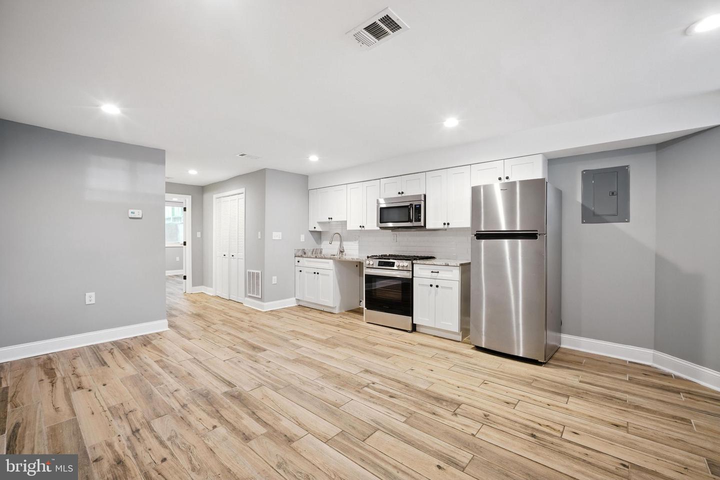 538 13TH ST SE, WASHINGTON, District Of Columbia 20003, 3 Bedrooms Bedrooms, ,3 BathroomsBathrooms,Residential,For sale,538 13TH ST SE,DCDC2213088 MLS # DCDC2213088