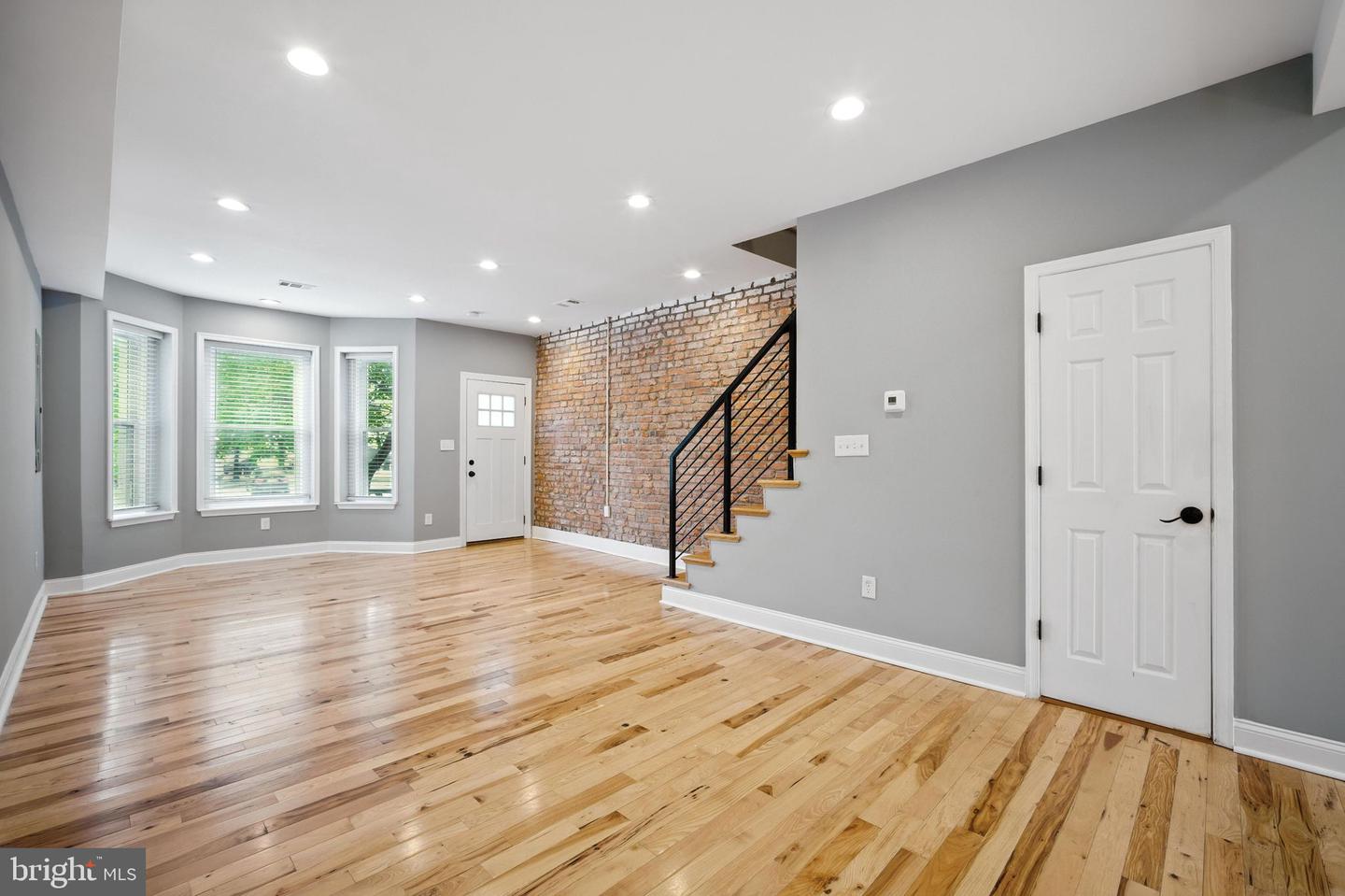 538 13TH ST SE, WASHINGTON, District Of Columbia 20003, 3 Bedrooms Bedrooms, ,3 BathroomsBathrooms,Residential,For sale,538 13TH ST SE,DCDC2213088 MLS # DCDC2213088