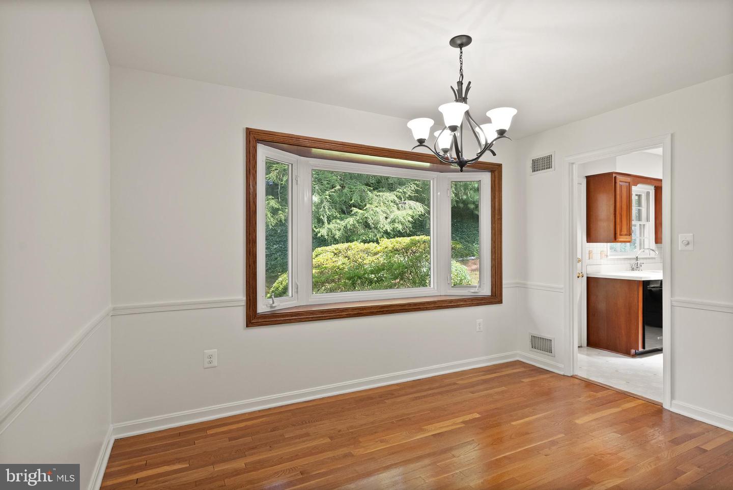 3311 MIDLAND RD, FAIRFAX, Virginia 22031, 3 Bedrooms Bedrooms, ,3 BathroomsBathrooms,Residential,For sale,3311 MIDLAND RD,VAFX2258736 MLS # VAFX2258736
