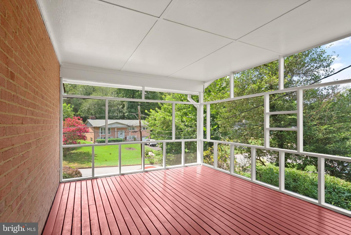3311 MIDLAND RD, FAIRFAX, Virginia 22031, 3 Bedrooms Bedrooms, ,3 BathroomsBathrooms,Residential,For sale,3311 MIDLAND RD,VAFX2258736 MLS # VAFX2258736