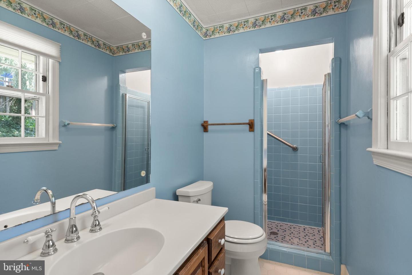 3311 MIDLAND RD, FAIRFAX, Virginia 22031, 3 Bedrooms Bedrooms, ,3 BathroomsBathrooms,Residential,For sale,3311 MIDLAND RD,VAFX2258736 MLS # VAFX2258736