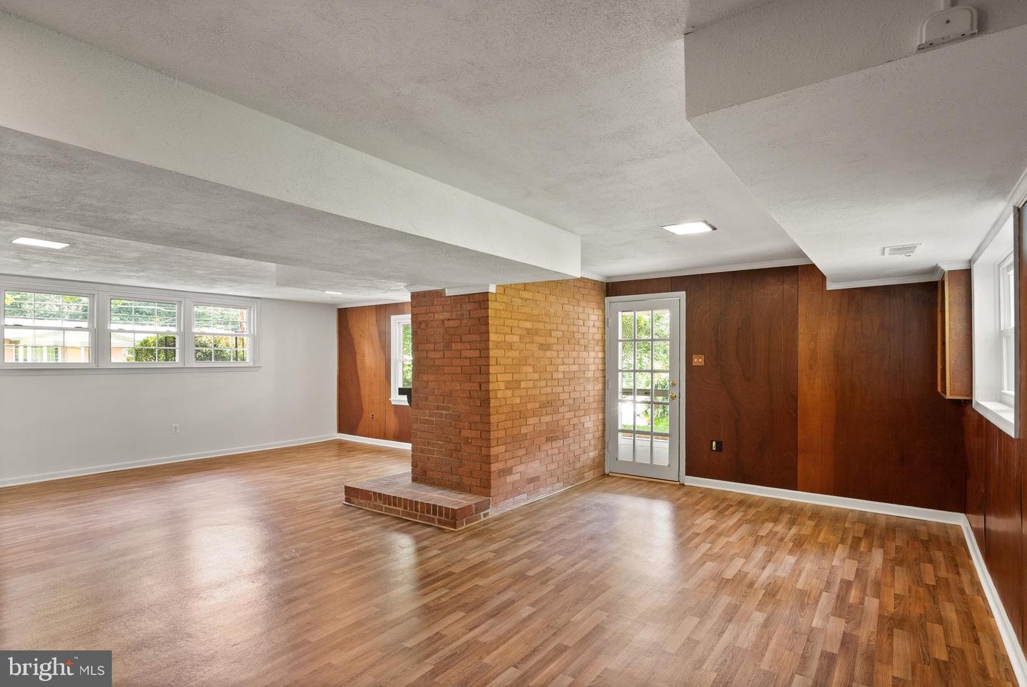 3311 MIDLAND RD, FAIRFAX, Virginia 22031, 3 Bedrooms Bedrooms, ,3 BathroomsBathrooms,Residential,For sale,3311 MIDLAND RD,VAFX2258736 MLS # VAFX2258736