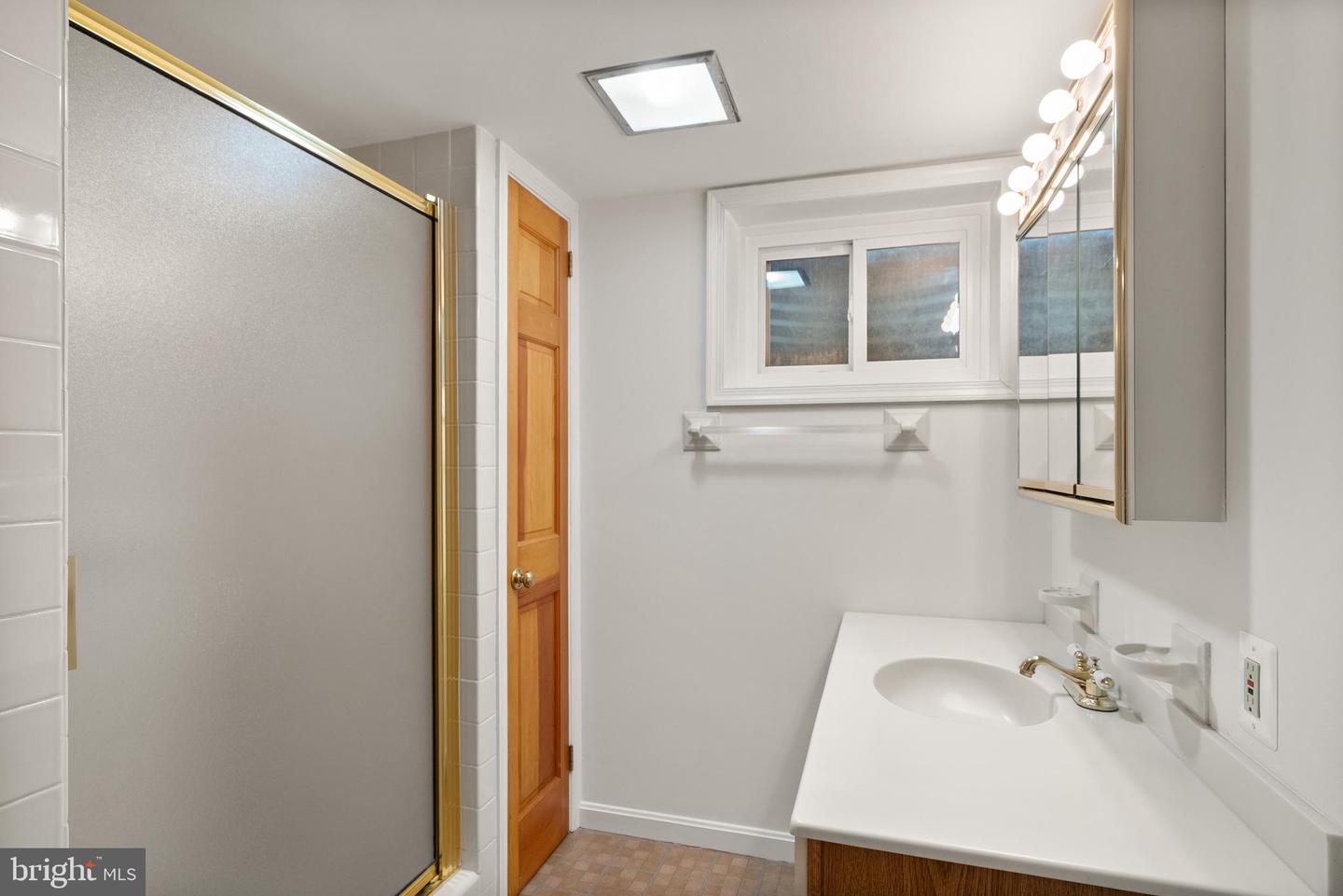 3311 MIDLAND RD, FAIRFAX, Virginia 22031, 3 Bedrooms Bedrooms, ,3 BathroomsBathrooms,Residential,For sale,3311 MIDLAND RD,VAFX2258736 MLS # VAFX2258736