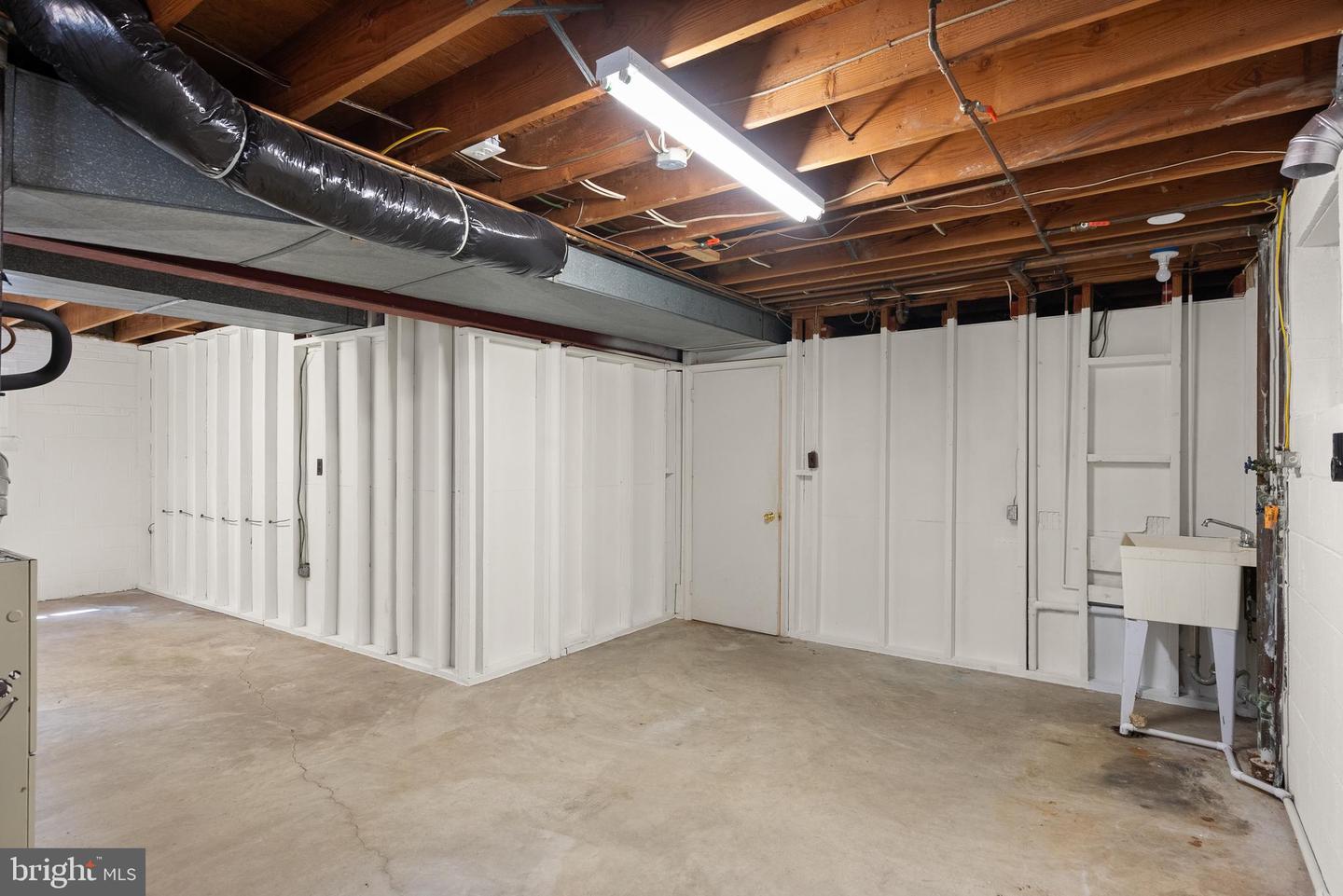 3311 MIDLAND RD, FAIRFAX, Virginia 22031, 3 Bedrooms Bedrooms, ,3 BathroomsBathrooms,Residential,For sale,3311 MIDLAND RD,VAFX2258736 MLS # VAFX2258736