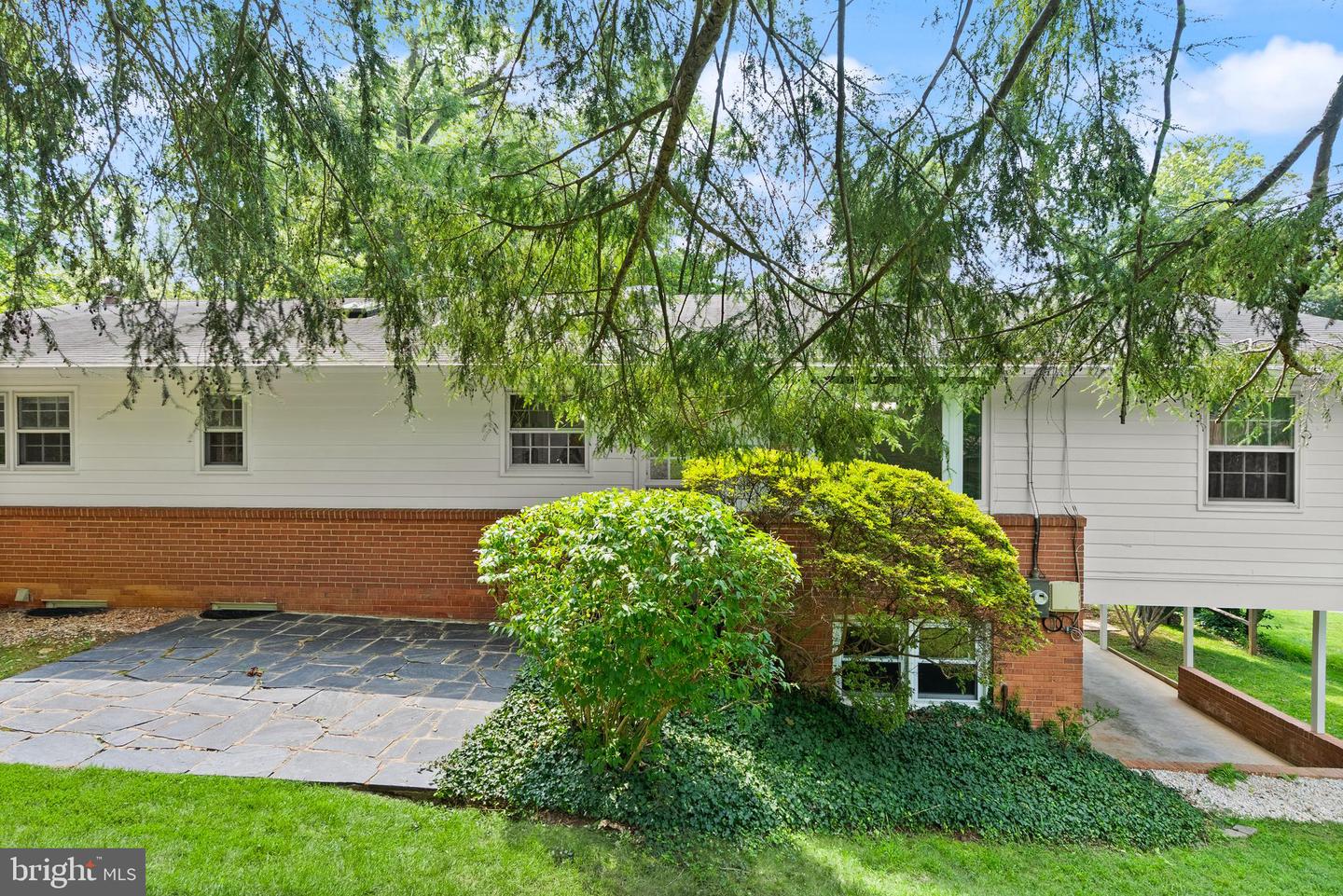 3311 MIDLAND RD, FAIRFAX, Virginia 22031, 3 Bedrooms Bedrooms, ,3 BathroomsBathrooms,Residential,For sale,3311 MIDLAND RD,VAFX2258736 MLS # VAFX2258736
