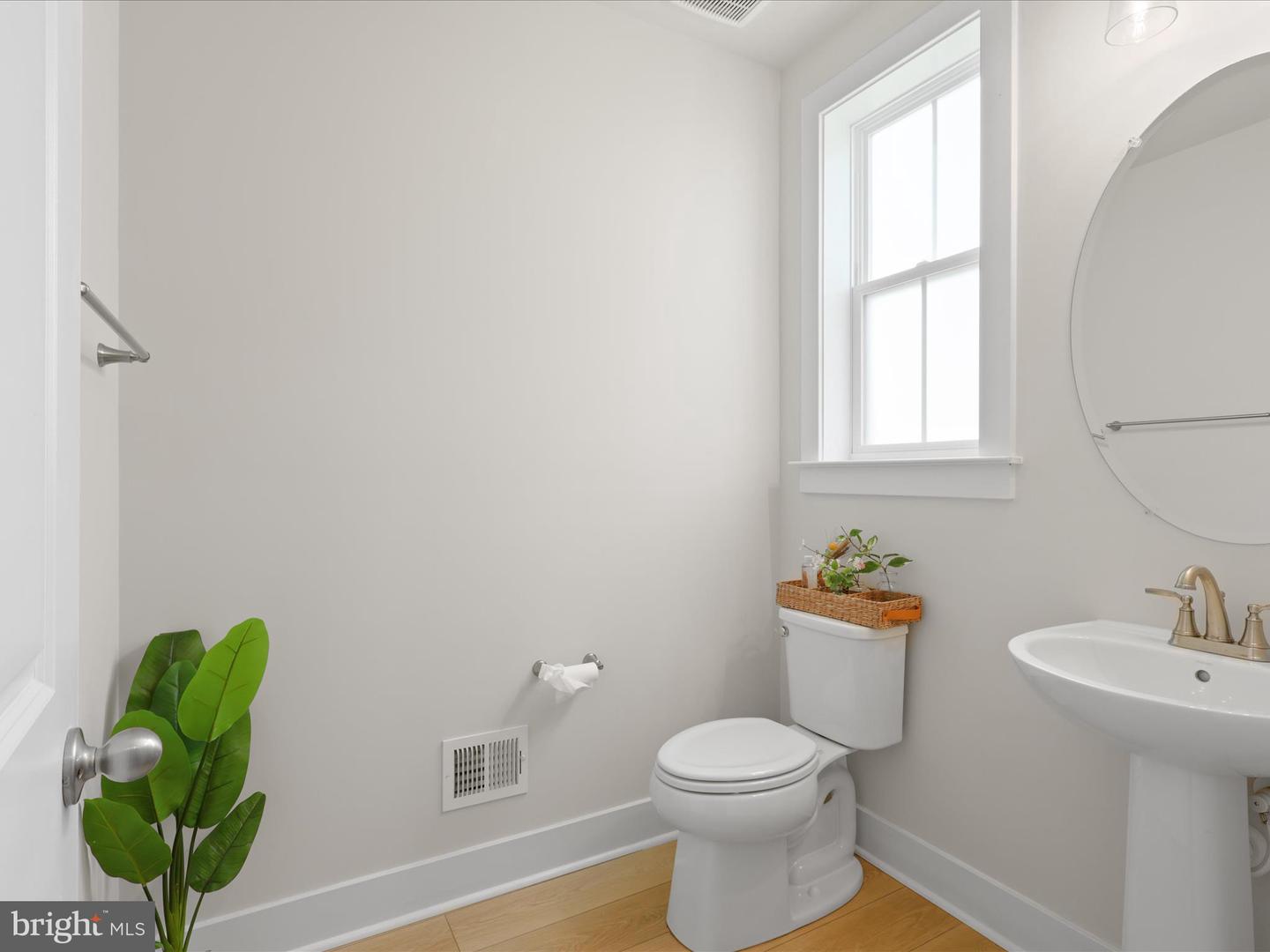 23732 CINZANO CT, ALDIE, Virginia 20105, 5 Bedrooms Bedrooms, ,4 BathroomsBathrooms,Residential,For sale,23732 CINZANO CT,VALO2103632 MLS # VALO2103632