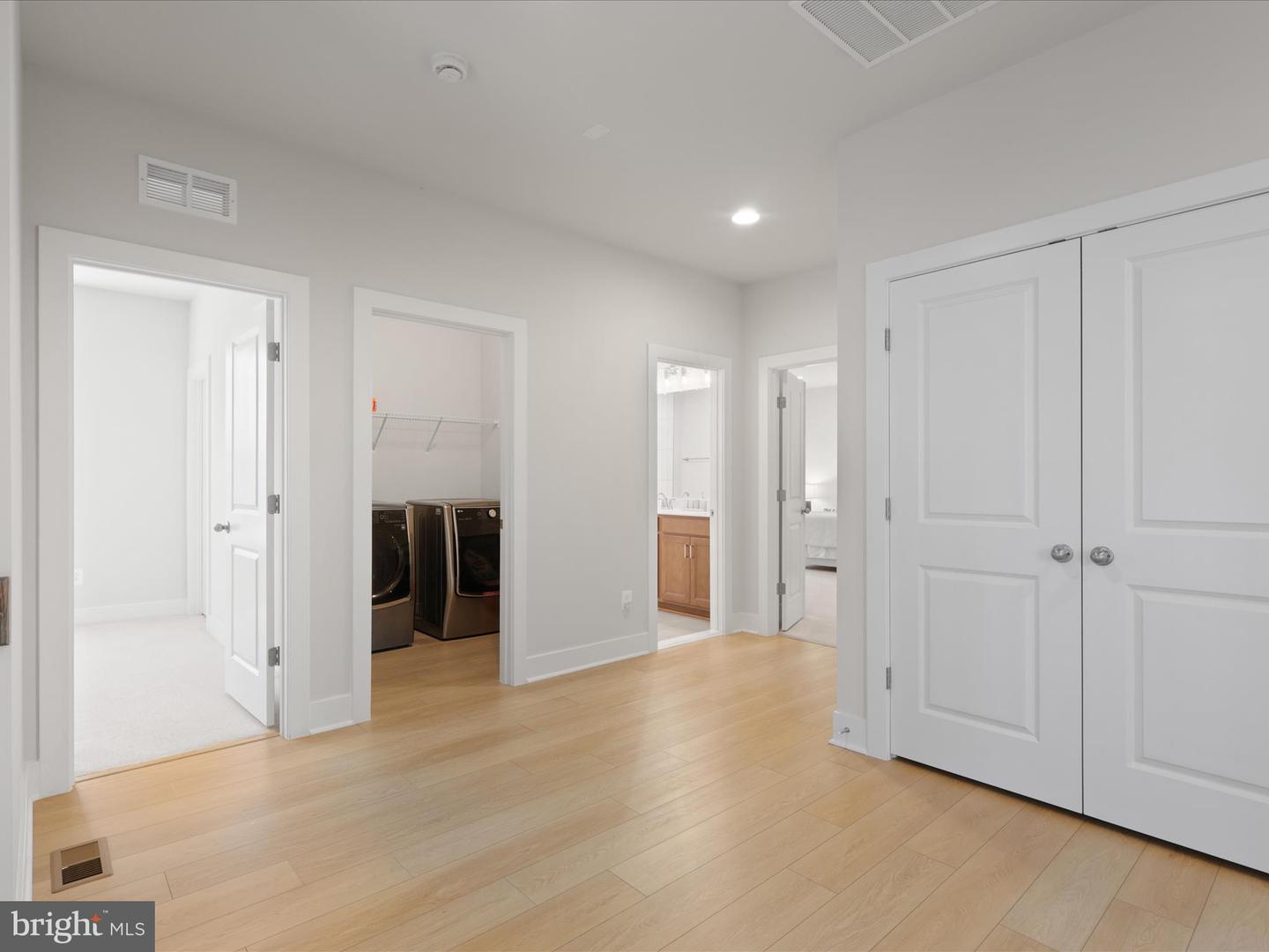 23732 CINZANO CT, ALDIE, Virginia 20105, 5 Bedrooms Bedrooms, ,4 BathroomsBathrooms,Residential,For sale,23732 CINZANO CT,VALO2103632 MLS # VALO2103632