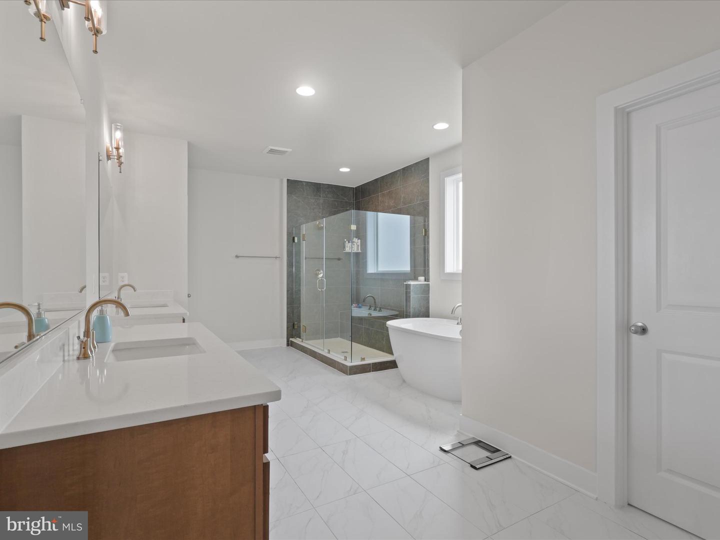 23732 CINZANO CT, ALDIE, Virginia 20105, 5 Bedrooms Bedrooms, ,4 BathroomsBathrooms,Residential,For sale,23732 CINZANO CT,VALO2103632 MLS # VALO2103632