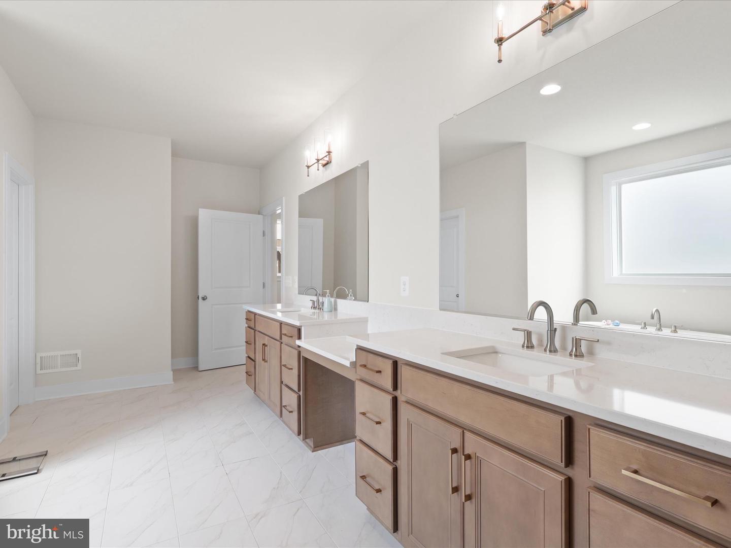 23732 CINZANO CT, ALDIE, Virginia 20105, 5 Bedrooms Bedrooms, ,4 BathroomsBathrooms,Residential,For sale,23732 CINZANO CT,VALO2103632 MLS # VALO2103632
