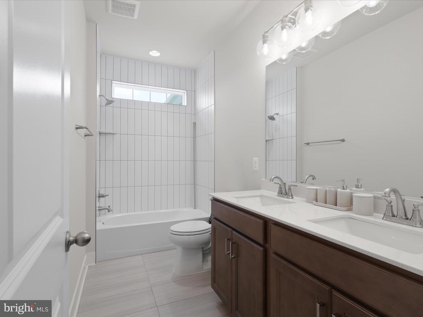 23732 CINZANO CT, ALDIE, Virginia 20105, 5 Bedrooms Bedrooms, ,4 BathroomsBathrooms,Residential,For sale,23732 CINZANO CT,VALO2103632 MLS # VALO2103632