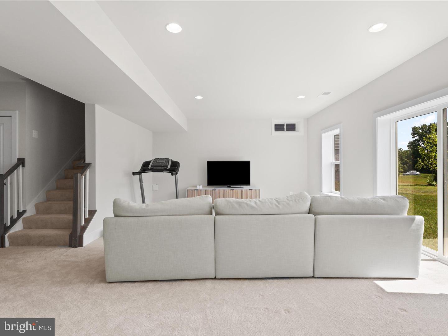 23732 CINZANO CT, ALDIE, Virginia 20105, 5 Bedrooms Bedrooms, ,4 BathroomsBathrooms,Residential,For sale,23732 CINZANO CT,VALO2103632 MLS # VALO2103632