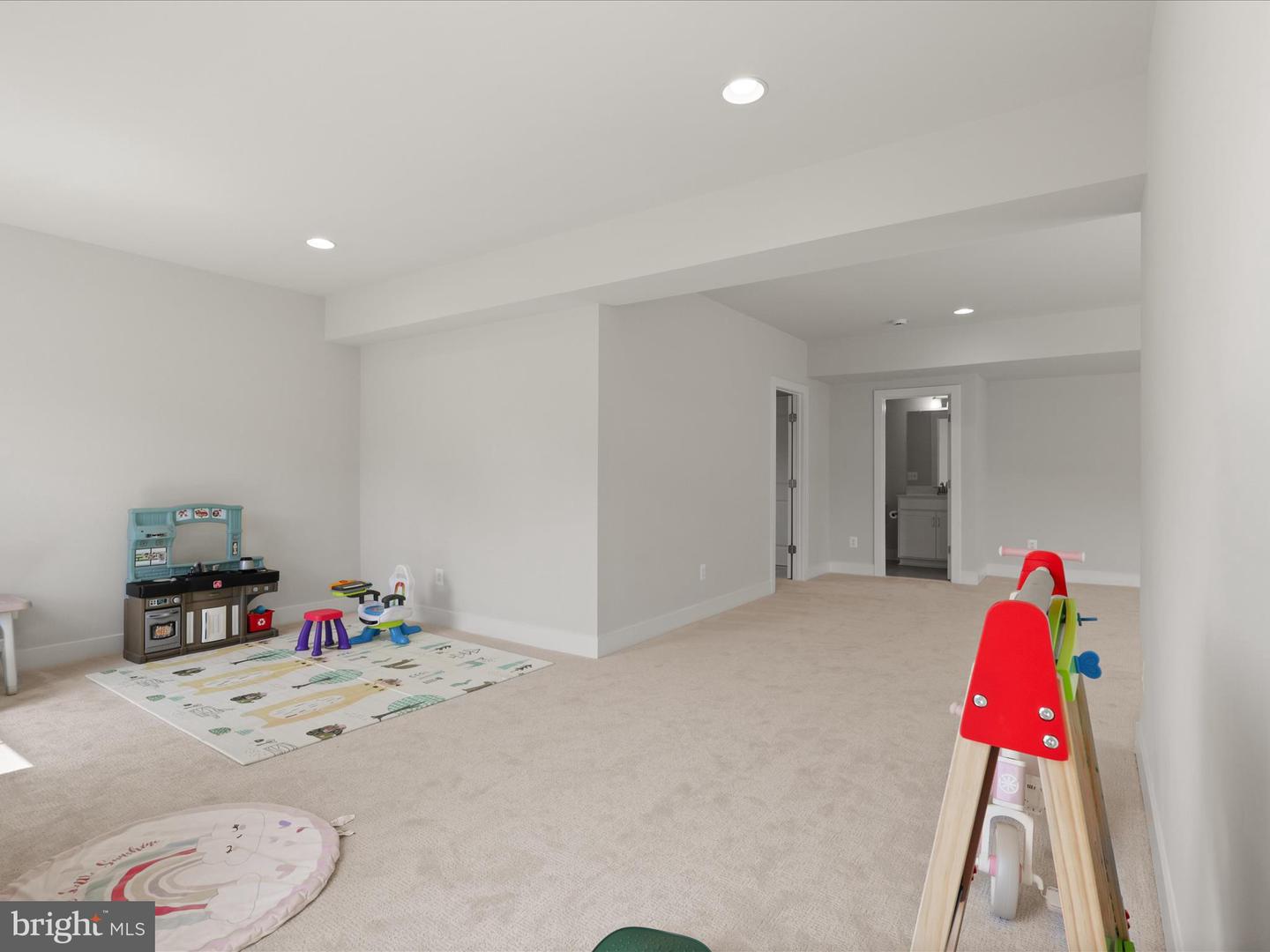 23732 CINZANO CT, ALDIE, Virginia 20105, 5 Bedrooms Bedrooms, ,4 BathroomsBathrooms,Residential,For sale,23732 CINZANO CT,VALO2103632 MLS # VALO2103632