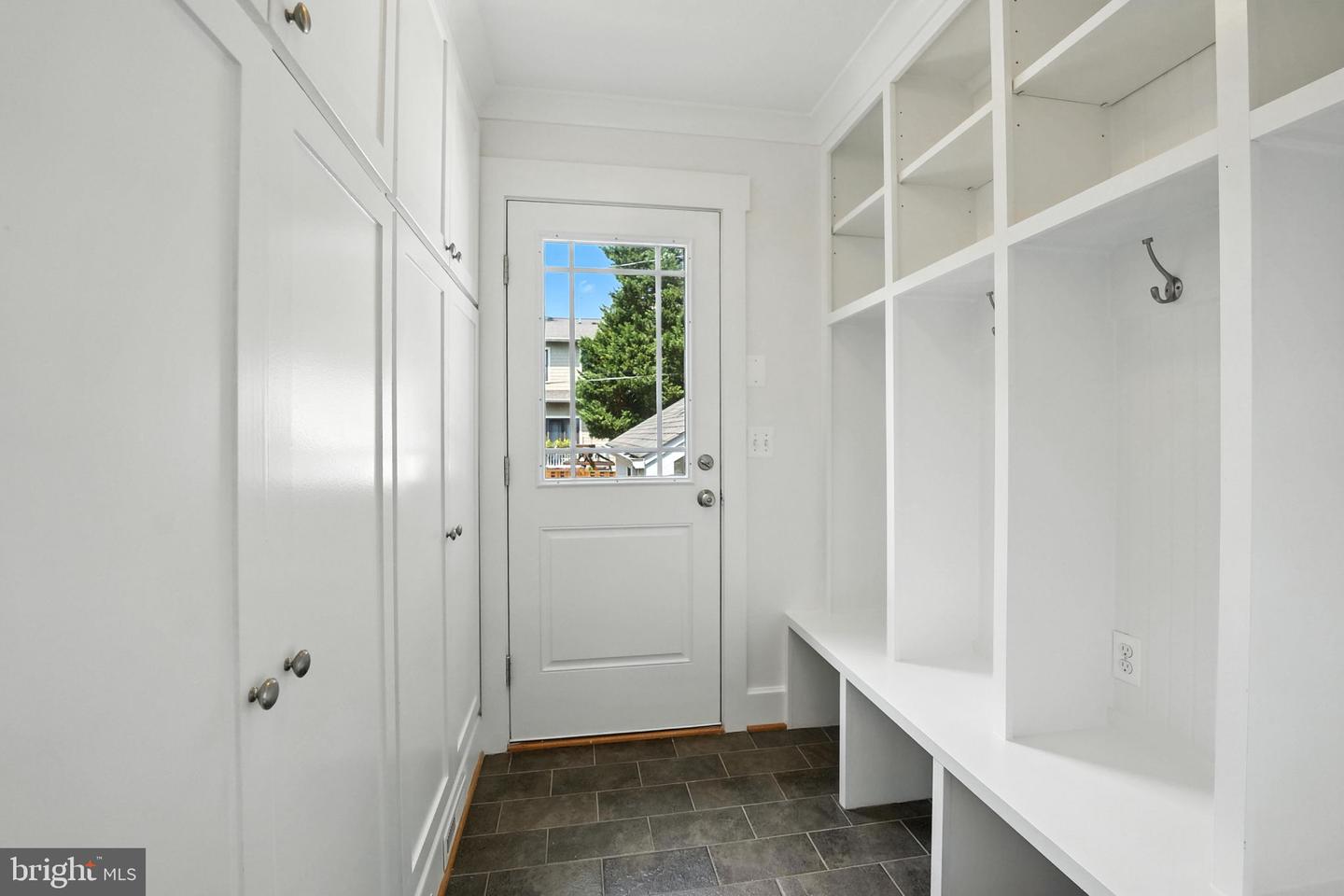 11 W DEL RAY AVE, ALEXANDRIA, Virginia 22301, 6 Bedrooms Bedrooms, ,5 BathroomsBathrooms,Residential,For sale,11 W DEL RAY AVE,VAAX2048146 MLS # VAAX2048146