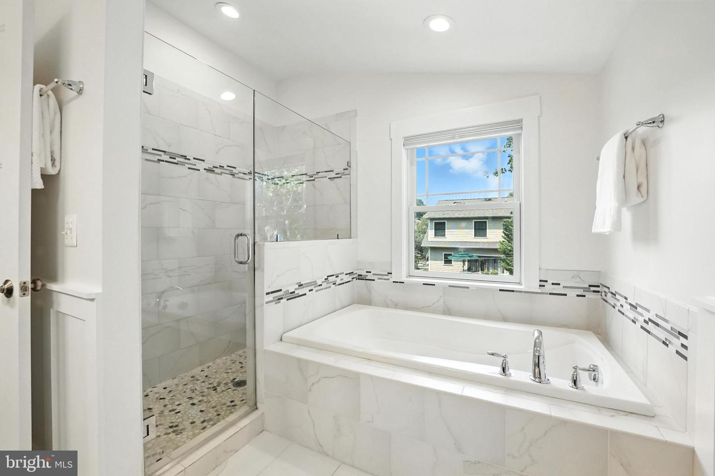 11 W DEL RAY AVE, ALEXANDRIA, Virginia 22301, 6 Bedrooms Bedrooms, ,5 BathroomsBathrooms,Residential,For sale,11 W DEL RAY AVE,VAAX2048146 MLS # VAAX2048146