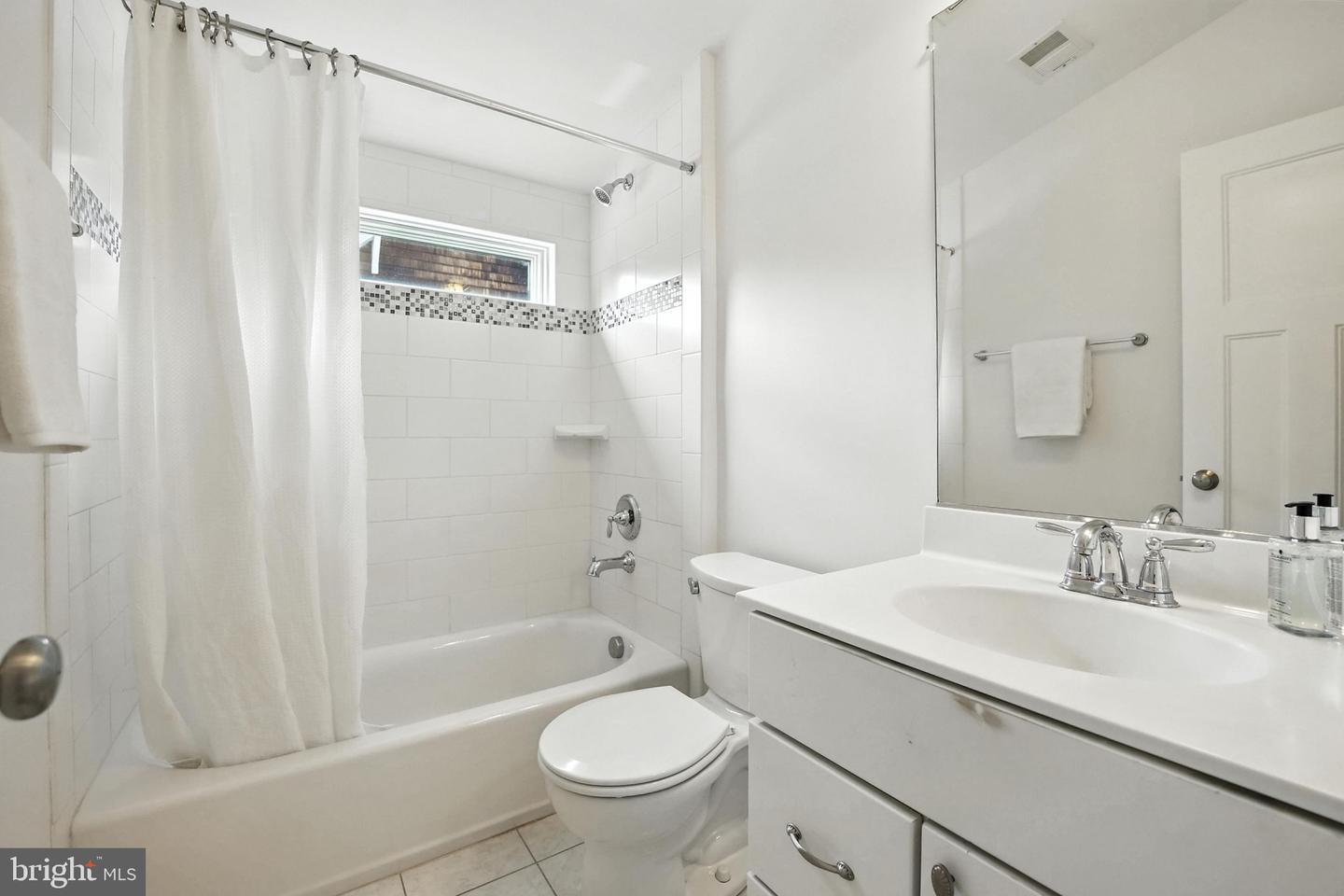 11 W DEL RAY AVE, ALEXANDRIA, Virginia 22301, 6 Bedrooms Bedrooms, ,5 BathroomsBathrooms,Residential,For sale,11 W DEL RAY AVE,VAAX2048146 MLS # VAAX2048146