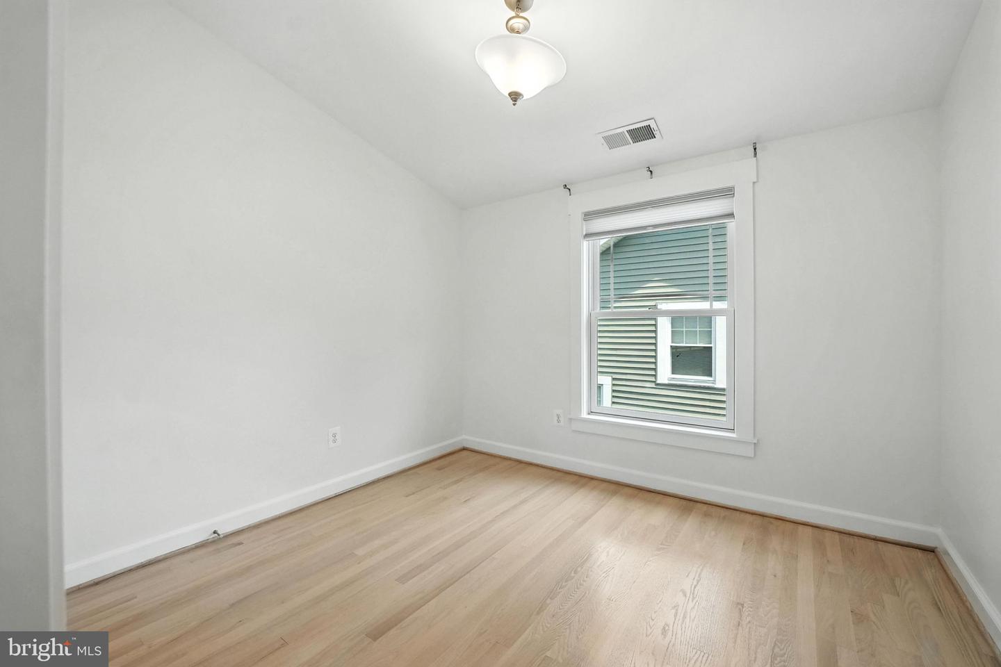11 W DEL RAY AVE, ALEXANDRIA, Virginia 22301, 6 Bedrooms Bedrooms, ,5 BathroomsBathrooms,Residential,For sale,11 W DEL RAY AVE,VAAX2048146 MLS # VAAX2048146