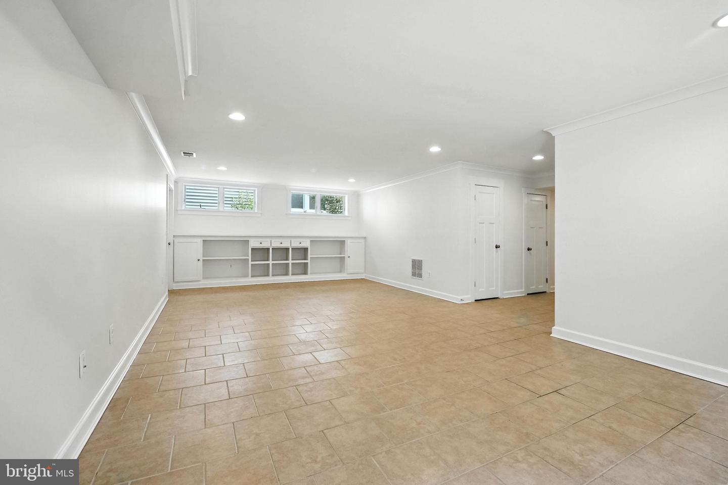 11 W DEL RAY AVE, ALEXANDRIA, Virginia 22301, 6 Bedrooms Bedrooms, ,5 BathroomsBathrooms,Residential,For sale,11 W DEL RAY AVE,VAAX2048146 MLS # VAAX2048146