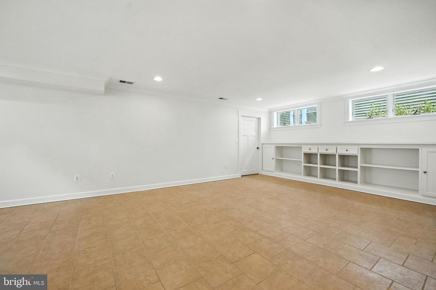 11 W DEL RAY AVE, ALEXANDRIA, Virginia 22301, 6 Bedrooms Bedrooms, ,5 BathroomsBathrooms,Residential,For sale,11 W DEL RAY AVE,VAAX2048146 MLS # VAAX2048146